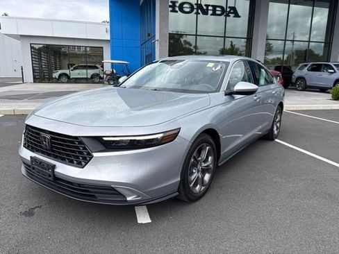 Used 2024 Honda Accord EX image 2