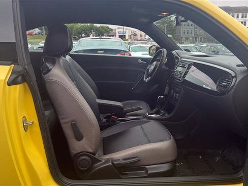 Used 2015 Volkswagen Beetle 1.8T FWD image 14