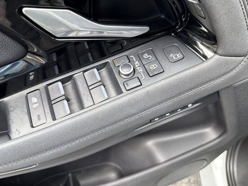 Used 2020 Land Rover Range Rover Evoque SE AWD/4WD image 12