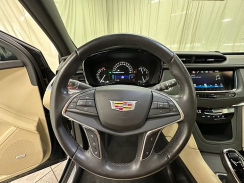 Used 2018 Cadillac XT5 Luxury w/ Driver Awareness Package AWD/4WD image 26