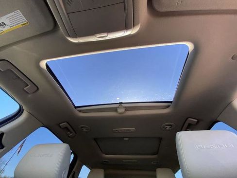 Used 2017 GMC Acadia Denali w/ Technology Package image 15