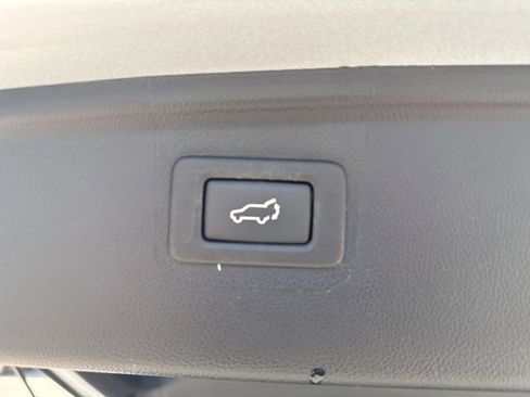 Used 2017 Subaru Outback 2.5i Limited image 15