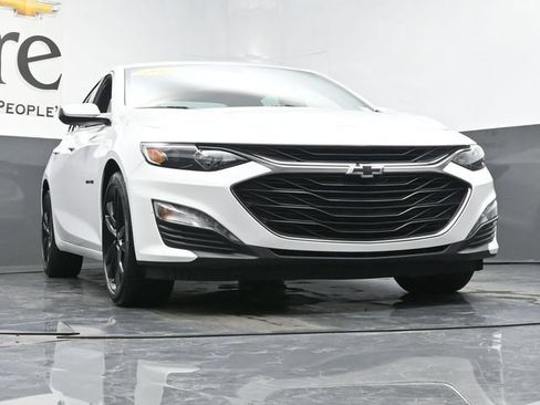 Used 2024 Chevrolet Malibu LT w/ Sport Edition FWD image 3