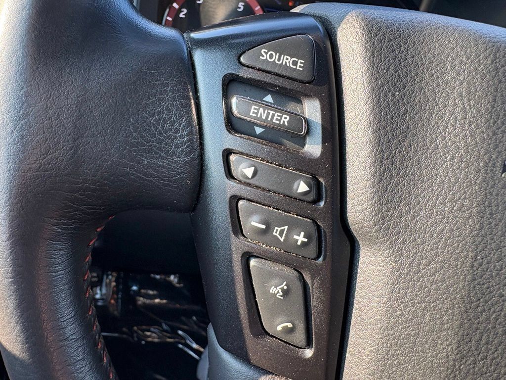 Used 2024 Nissan Titan PRO-4X w/ Pro-4x Convenience Package AWD/4WD image 33