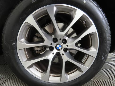 Certified 2024 BMW X5 xDrive40i w/ Premium Package image 31