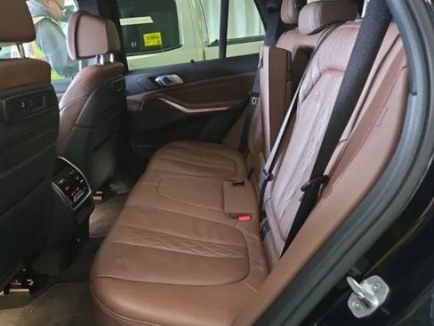 Used 2019 BMW X5 xDrive50i w/ M Sport Package image 8