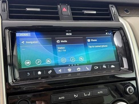Used 2018 Land Rover Discovery HSE AWD/4WD image 34