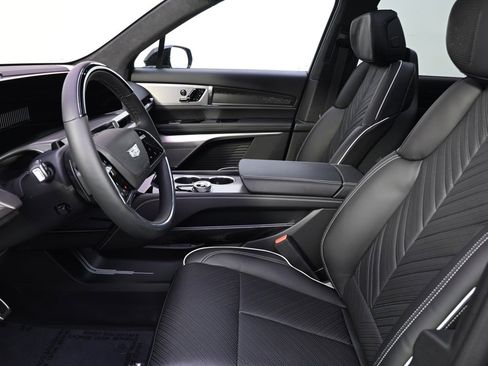 New 2026 Cadillac Vistiq Platinum w/ LPO, Floor Liner Package image 13