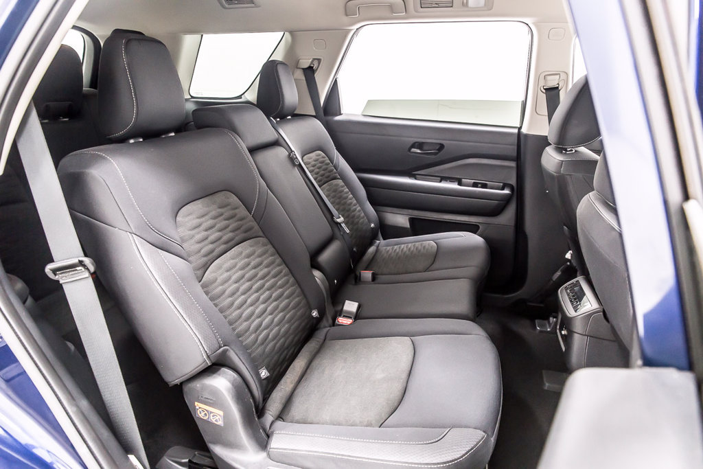 Used 2025 Nissan Pathfinder SV AWD/4WD image 34