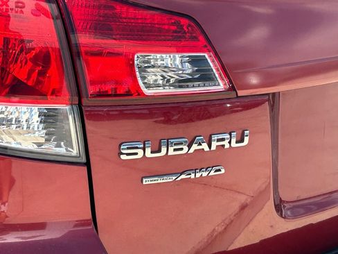 Used 2014 Subaru Outback 2.5i Premium w/ Accessory Value Package (OYZ) AWD/4WD image 5