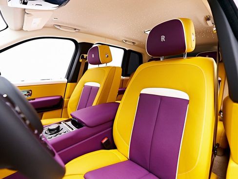 Used 2025 Rolls-Royce Cullinan image 54