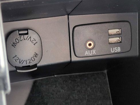 Used 2017 Subaru Forester 2.5i Premium w/ All-Weather Package image 31