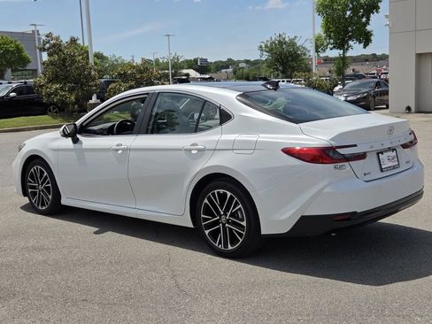 Used 2026 Toyota Camry XLE FWD image 3