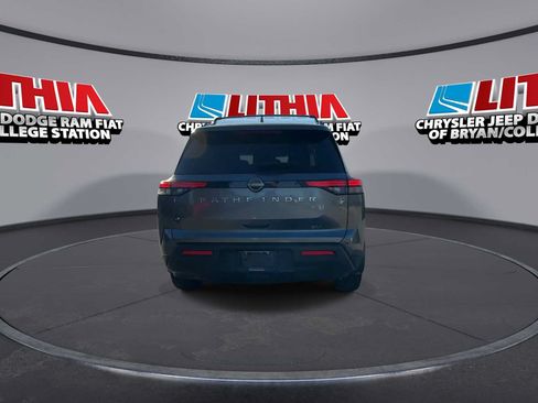 Used 2022 Nissan Pathfinder SV FWD image 7