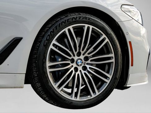 Used 2018 BMW 540i xDrive w/ M Sport Package image 74