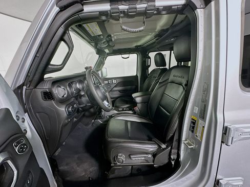 Used 2023 Jeep Wrangler Unlimited Sahara AWD/4WD image 13