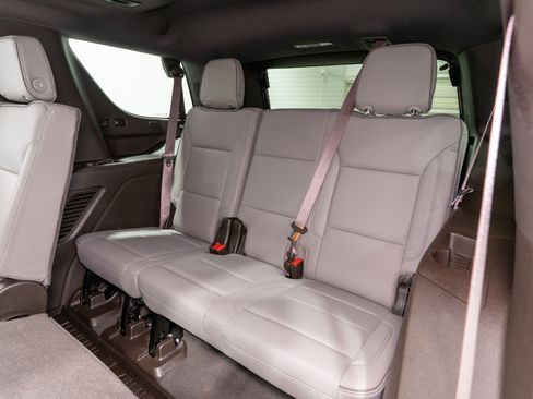 Used 2022 GMC Yukon SLT w/ SLT Premium Package RWD image 34