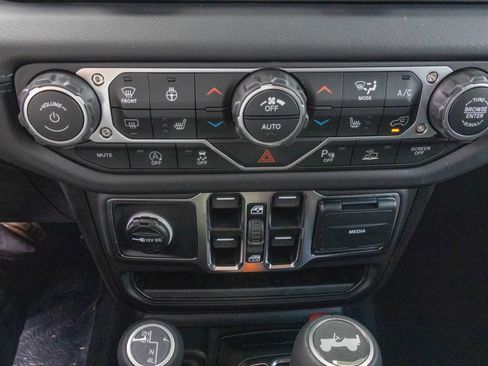 New 2027 Jeep Wrangler Unlimited Sahara AWD/4WD image 22