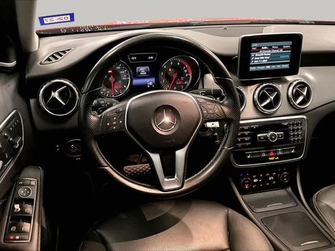 Used 2015 Mercedes-Benz GLA 250 image 16