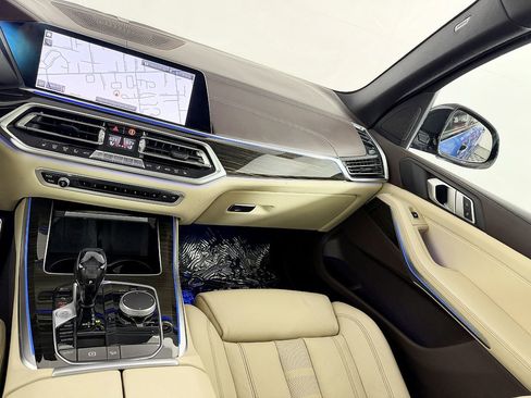 Used 2019 BMW X5 xDrive40i w/ M Sport Package AWD/4WD image 59