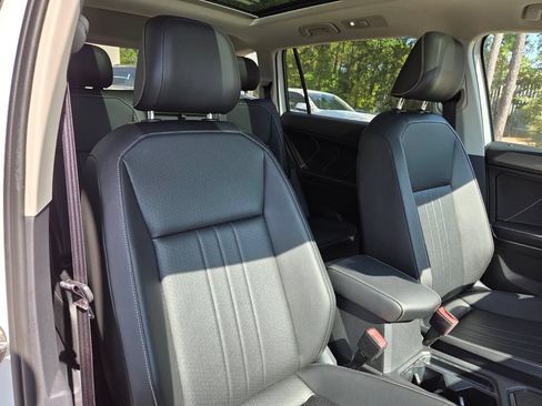 Used 2022 Volkswagen Tiguan SE FWD image 29