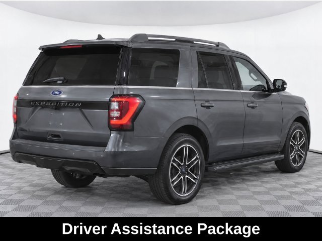 Used 2019 Ford Expedition Limited w/ Equipment Group 303A AWD/4WD image 3