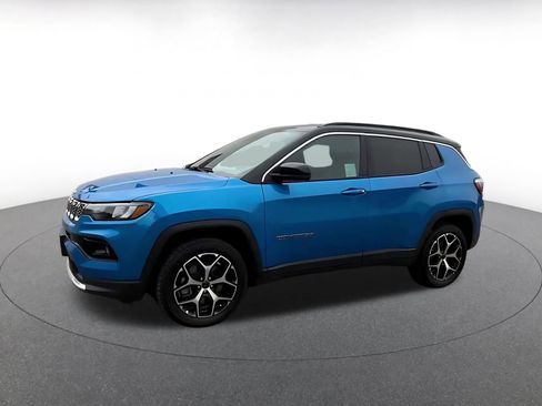 Used 2025 Jeep Compass Limited AWD/4WD image 8