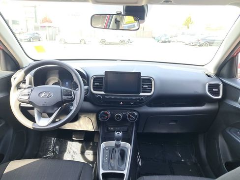 Used 2022 Hyundai Venue SE w/ Cargo Package FWD image 18