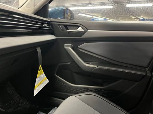 New 2026 Volkswagen Jetta SE FWD image 30