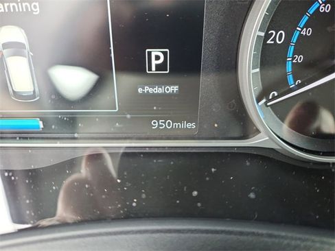 Certified 2025 Nissan Leaf S image 22