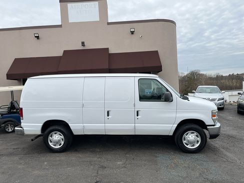 Used 2013 Ford E-250 and Econoline 250 w/ Commercial Cargo Van Pkg image 4