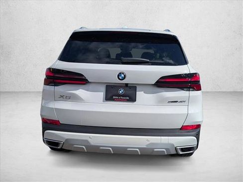 New 2026 BMW X5 sDrive40i image 7