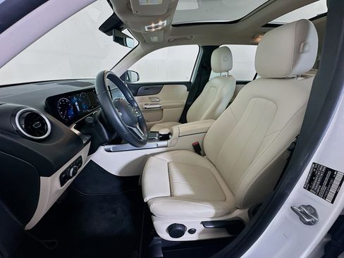 Used 2022 Mercedes-Benz GLB 250 image 13