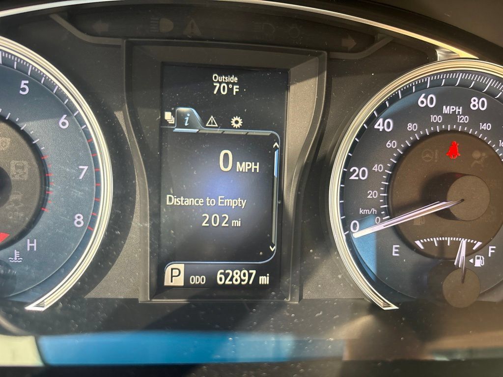 Used 2017 Toyota Camry LE FWD image 19