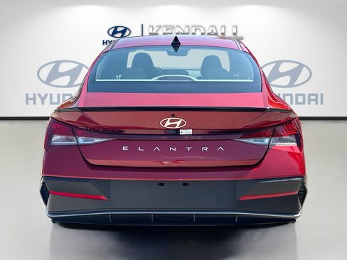 Used 2025 Hyundai Elantra Sport FWD image 5