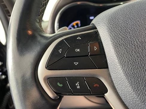 Used 2017 Jeep Grand Cherokee Overland w/ Jeep Active Safety Group AWD/4WD image 11