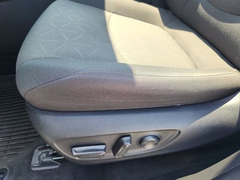Used 2021 Toyota RAV4 XLE w/ Convenience Package AWD/4WD image 24