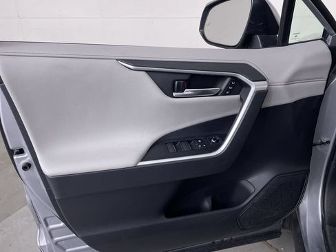 Used 2021 Toyota RAV4 Limited AWD/4WD image 10