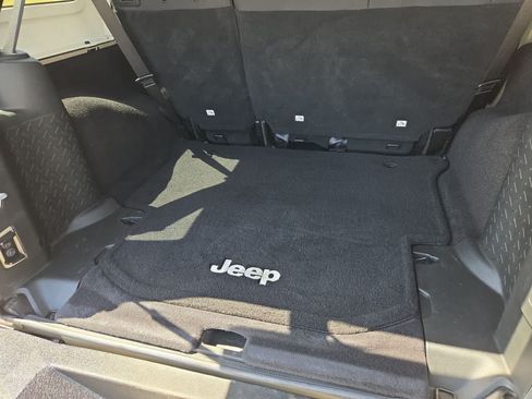 Used 2017 Jeep Wrangler Unlimited Sport w/ Quick Order Package 24S AWD/4WD image 31