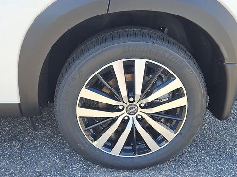 New 2025 Nissan Pathfinder Platinum w/ Cargo Package image 4