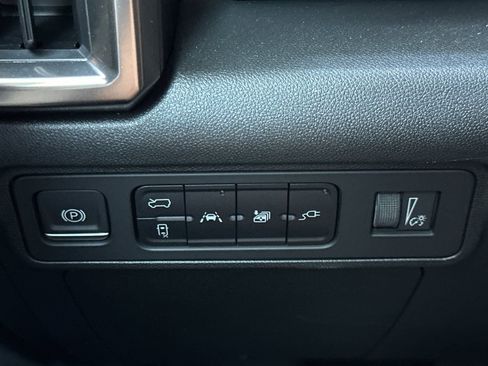 Used 2024 GMC Hummer EV 2X AWD/4WD image 40