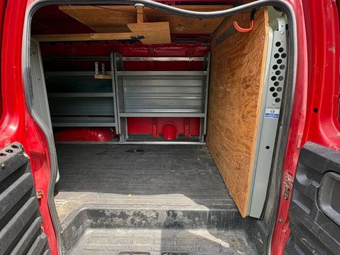 Used 2011 Chevrolet Express 2500 RWD image 23
