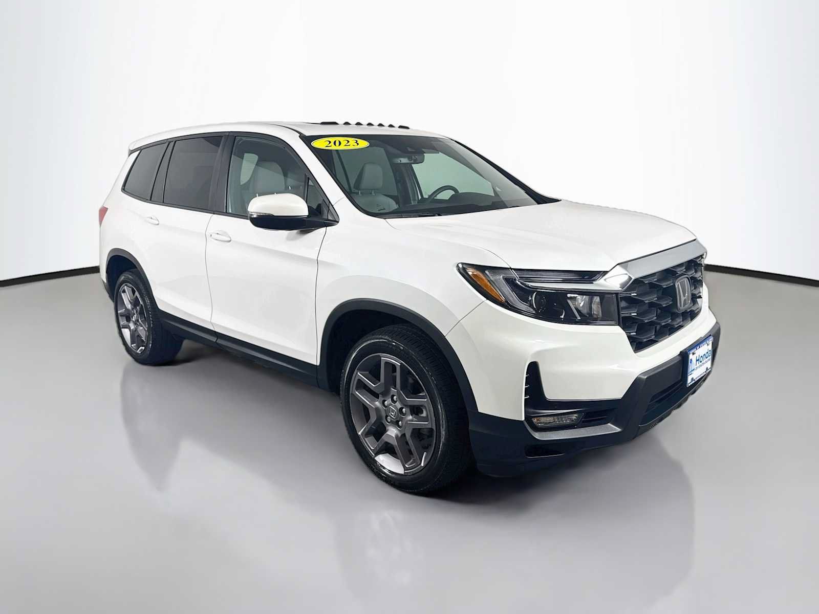 Used 2023 Honda Passport EX-L image 1