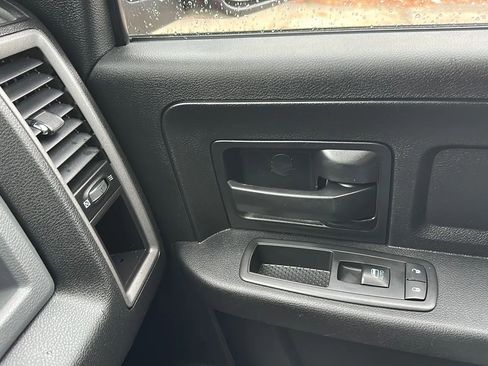 Used 2017 RAM 1500 Express image 41