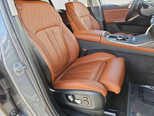 Used 2026 BMW X7 xDrive40i AWD/4WD image 21