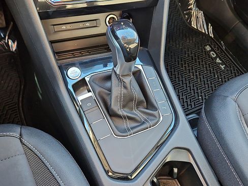 New 2026 Volkswagen Taos SE image 14