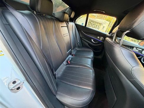 Used 2019 Mercedes-Benz E 300 4MATIC image 27