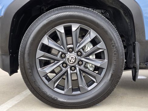 Used 2025 Toyota Land Cruiser w/ Premium Package image 16