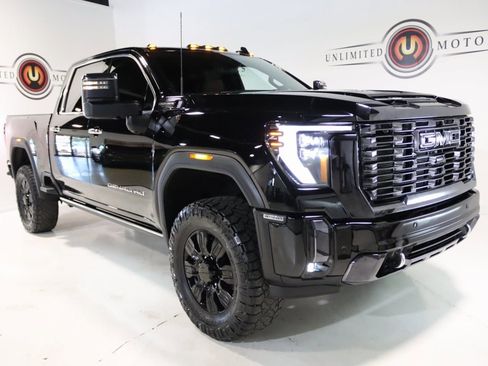 Used 2024 GMC Sierra 3500 Denali Ultimate image 11