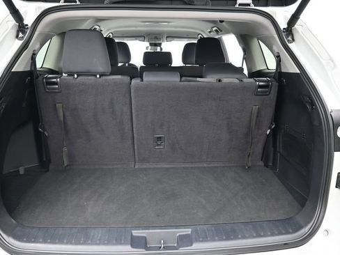 Used 2024 Toyota Highlander LE image 27